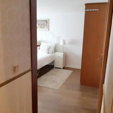 Holiday home Monteurzimmer Vakantiehuis De Groene Serre Bunde (Lower Saxony)