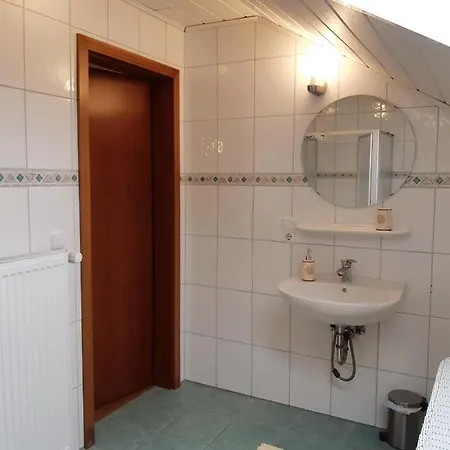 Holiday home Monteurzimmer Vakantiehuis De Groene Serre
