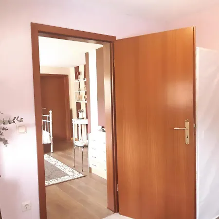 Holiday home Monteurzimmer Vakantiehuis De Groene Serre Bunde (Lower Saxony)