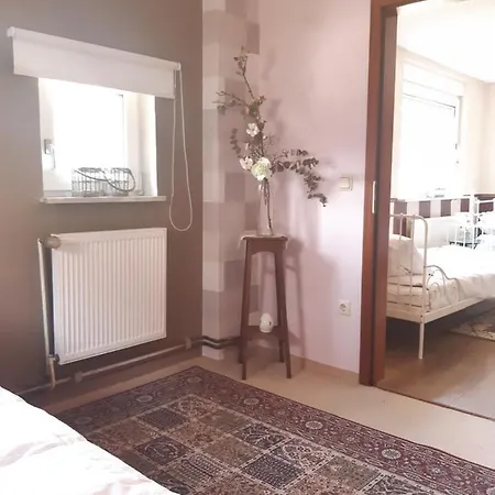 Monteurzimmer Vakantiehuis De Groene Serre Holiday home *